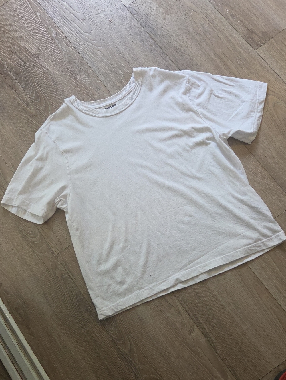 RSQ White Short Sleeve Crewneck Tee